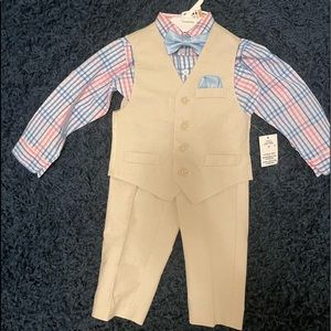 Brand New Nautica toddler 3 piece vest suit!